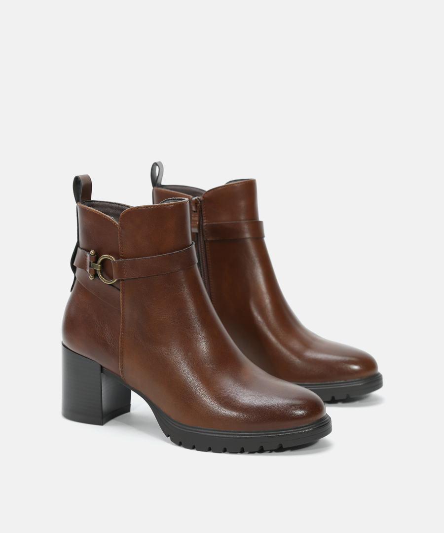 Botines tac&oacute;n hebilla image number null